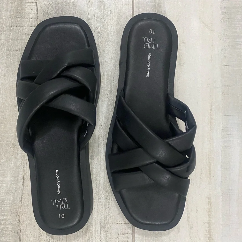 NWOT Black Platform Wedge Strappy Sandals with TJ Memory Foam, size 10
